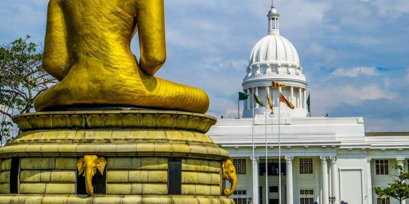 Guided Colombo Half-Day City Tour - Viharamahadevi Park: a calm walk that resets your pace