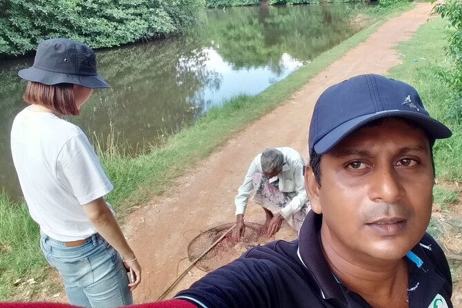 Half-Day Lagoon and Village Cycling Tour in Galle - Where you meet and what you’re given right away