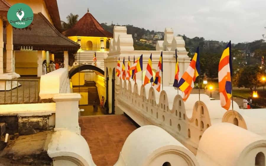 Kandy: City Explore with Local Guide By Tuk Tuk - Customization With a Local Guide (and Why It Matters)