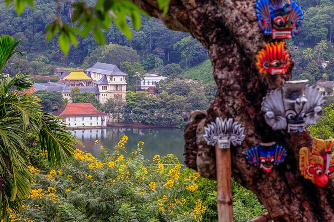 Kandy Day Tour From Colombo - Temple of the Sacred Tooth Relic: the part you’ll remember after photos