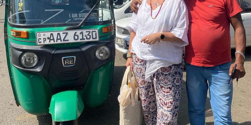 Kandy: Private City Highlights Guided Tour by Tuk-Tuk - Sri Maha Bodhi Viharaya: A Calm Buddhist Pause