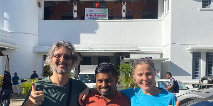 Kandy: Private City Highlights Guided Tour by Tuk-Tuk - Natural Gem Museum, Batik, and Ayurvedic Cinnamon Gardens