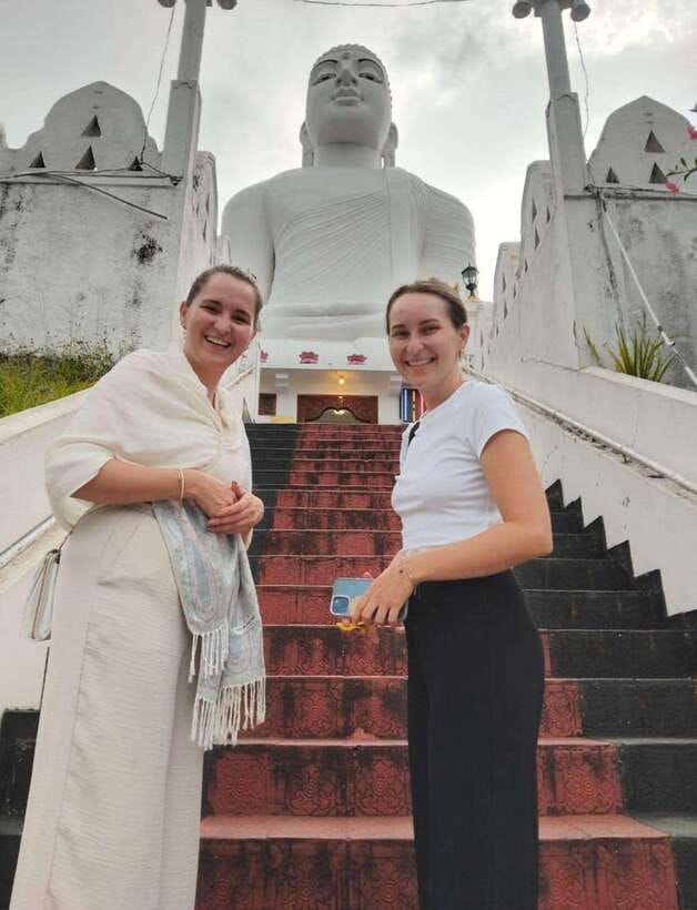 Kandy: Private Tuk Tuk Tour with Temple of the Tooth - Asgiri Maha Vihara Pirivena: a calmer temple break with views