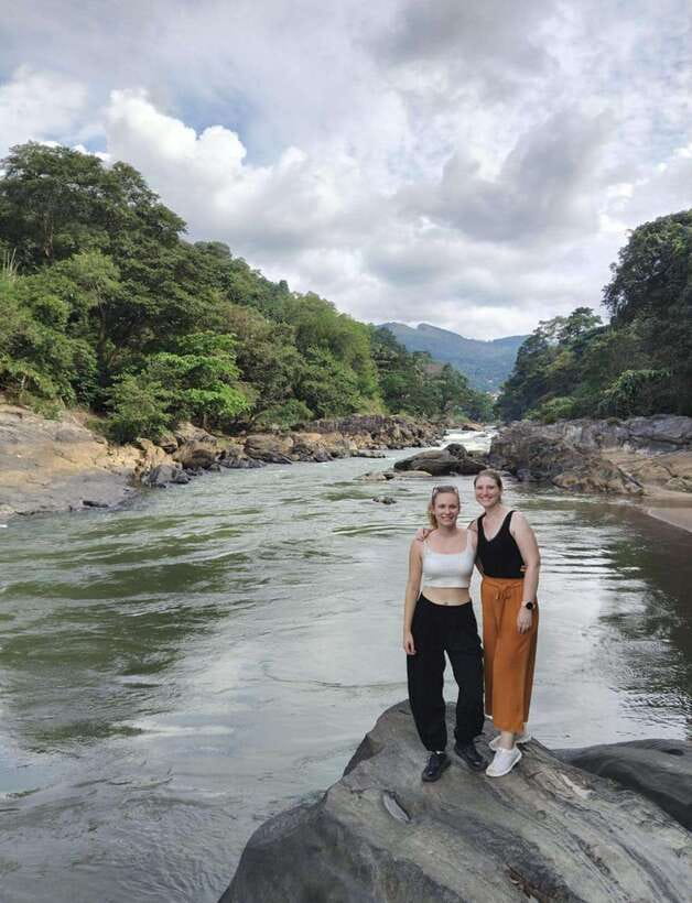 Kandy: Private Tuk Tuk Tour with Temple of the Tooth - Royal Botanical Gardens: the one stop that slows the day down