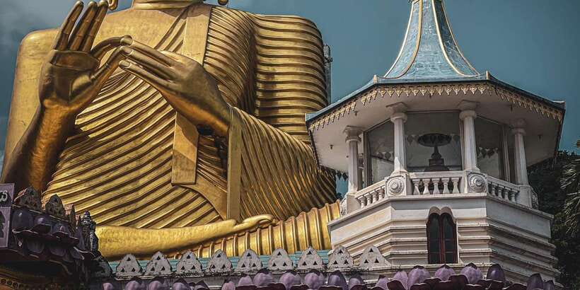 Kandy: Sigiriya Dambulla & Minneriya Park Safari day tour - Kandy pickup to Dambulla caves: set the tone early
