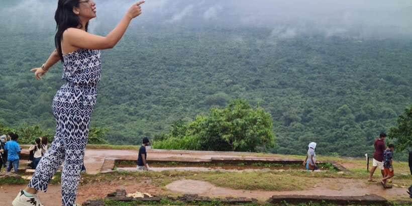 Kandy: Sigiriya Dambulla & Minneriya Park Safari day tour - The village stop (Habarana) and spice/herbal garden: culture with a human scale
