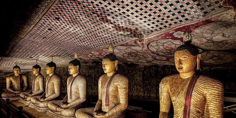 Kandy: Sigiriya Dambulla & Minneriya Park Safari day tour - Sigiriya Lion Rock: worth the effort, but don’t underestimate it