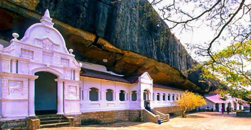 Kandy to Sigiriya Private Tour by Tuk Tuk with All Fees - Herbal cinnamon and spice garden: a sensory stop that pays off