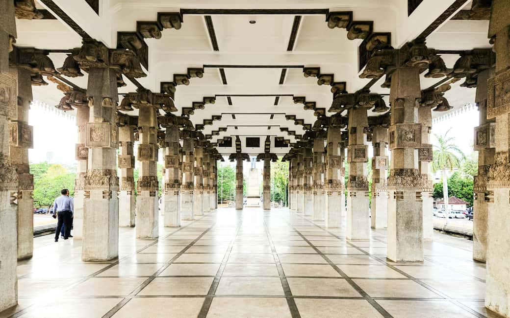 Negombo & Colombo: Full-Day Tour with Lunch - Sea Street churches and St. Mary’s: architecture you can spot fast