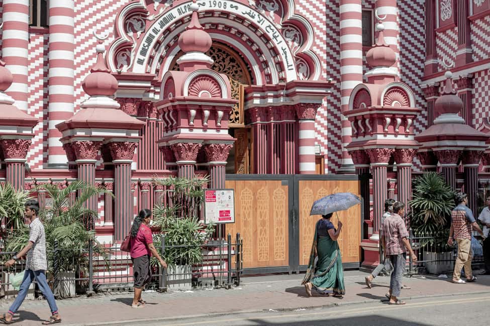 Negombo & Colombo: Full-Day Tour with Lunch - Negombo’s Fish Market and dried fish: the real work of the day