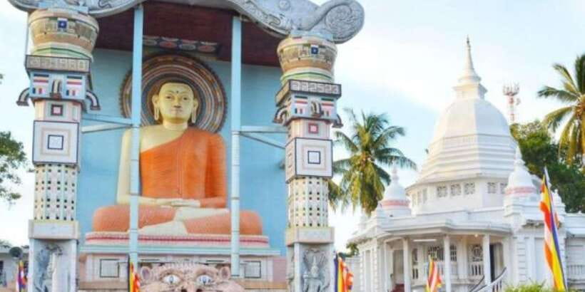 Negombo: Fishing Village Highlights Private Tour by Tuk Tuk - Angurukaramulla Temple: Buddhist heritage with long staying power