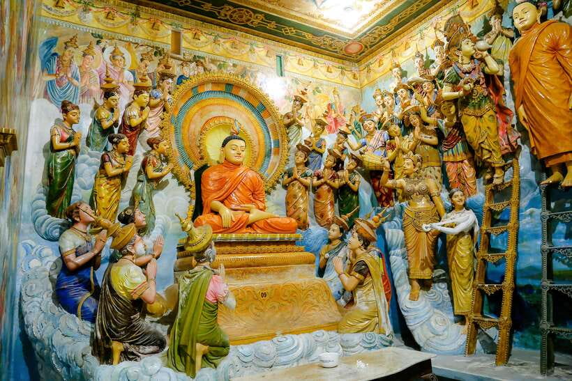 Negombo: Private Half-Day Tuk-Tuk Tour with Hotel Transfers - Angurukaramulla Buddhist Temple and the scenic kick-start beyond town