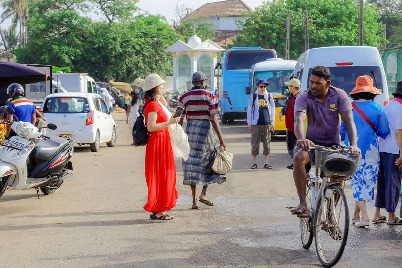 Negombo: Private Half-Day Tuk-Tuk Tour with Hotel Transfers - Dutch Fort walls, a watch tower, and the English-built prison bricks