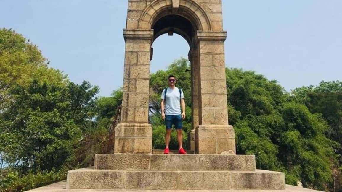 Negombo Private Tour: Market, Temples & Canal - Sri Singama Kali Amman Kovil and St. Mary’s Church: Religious Sites With Contrasting Styles
