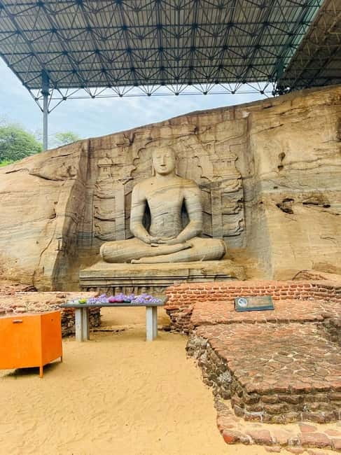 Polonnaruwa Day Tour from Kandy (Private ) - Wood Carving and Batik Factories: watching craftsmanship, not chasing discounts