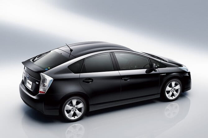 Private Car & English-Speaking Driver – Sri Lanka Island wide - Colombo or Negombo Pickup: Fast Airport Meetings Without the Stress