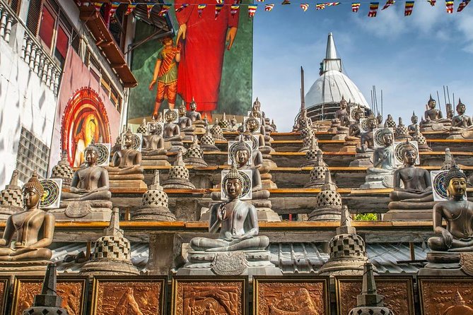 Private Colombo Sightseeing By Tuk Tuk - Gangaramaya Temple and Bera Lake: Where the Day Slows Down