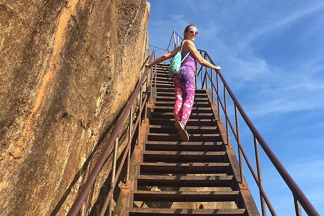 Private day tour to Sigiriya and Dambulla from Colombo - Colombo Fort: a quick first taste before the countryside
