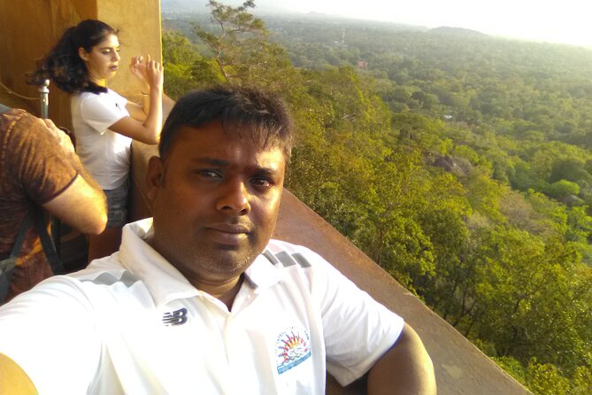 Private Day trip Kandy & pinnawala with your selected attractions - Kandy viewpoint and city-center shopping: short stops that give you control
