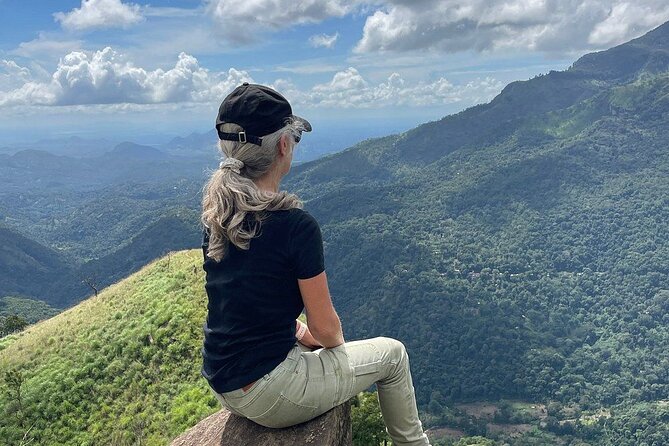 Private Multi Day Sri Lanka Tour with Chauffeur - Day 3: Kandy’s Temple of the Tooth and calm lake moments