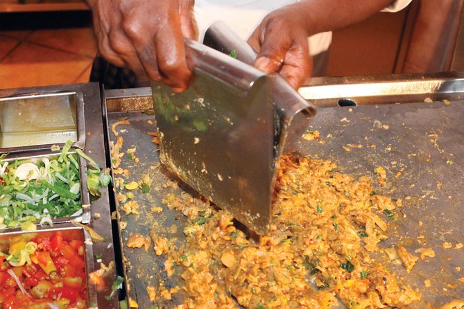Private Night Tour in Colombo with Street Food Tasting - Private pickup + WiFi: the practical comfort factor