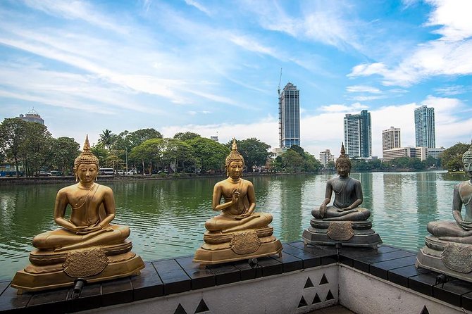 Private Night Tour in Colombo with Street Food Tasting - Galle Face Green at night: sea air and classic street-food energy