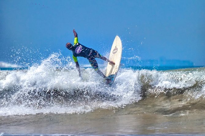 PRIVATE Surf Lesson for Intermediate - Catching unbroken waves and riding the open face
