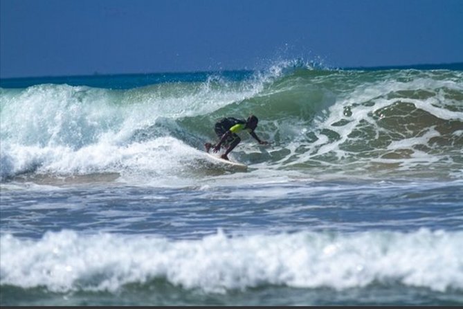PRIVATE Surf Lesson for Intermediate - Instructors and teaching style: friendly, professional, and safety-minded