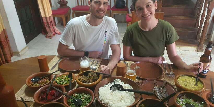 Private Traditional Sri Lankan Cooking Class in Kandy - Meet Chitra and the Kandy kitchen team in English