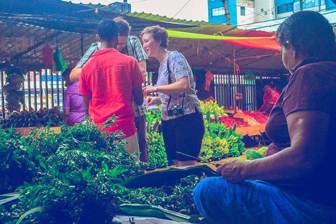 Rustic taste & Cultural tales Food Tour Colombo - Starting Point: Viharamahadevi Park and Colombo’s First Impression