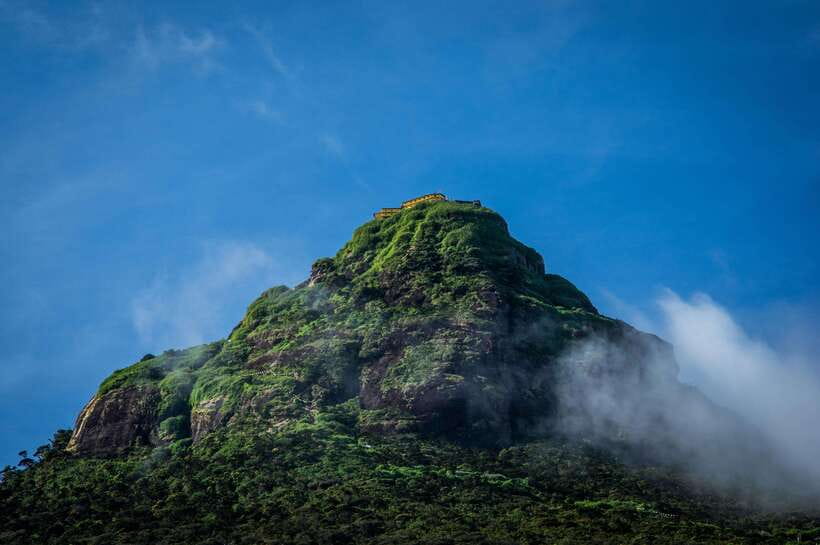 Sacred Sunrise Adventure: Adam’s Peak Day Tour - The full schedule: 6 PM pickup, 4 hours hiking, dawn on the summit