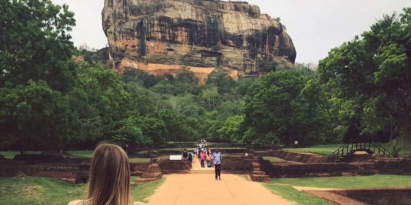 Sigiriya and Pidurangala Rock From Colombo - Artisan time in Sigiriya: wood carvers and batik makers