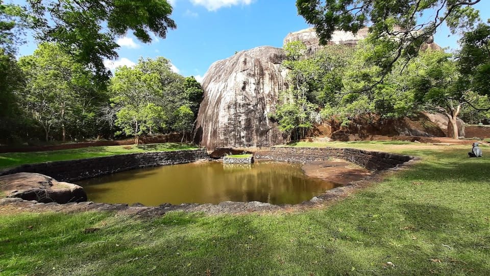 Sigiriya & Dambulla: All Inclusive Day Tour - Dambulla Cave Temple: murals, statues, and the shift to a slower pace