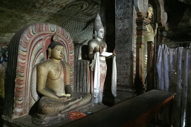 Sigiriya & Dambulla Day Tour - Golden Temple of Dambulla: Cave Temples With Real Scale