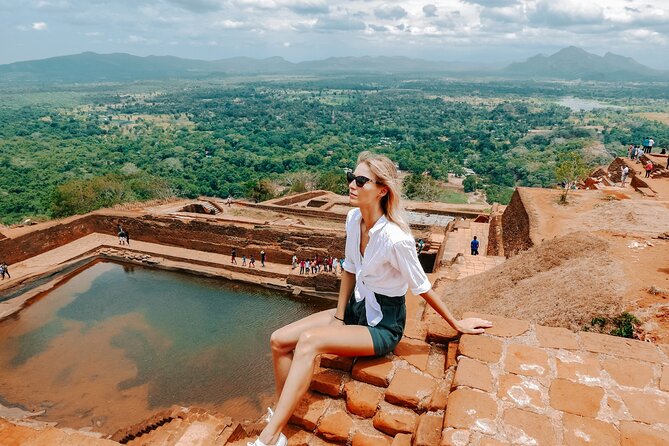 Sigiriya Fortress & Dambulla Day Tour From Colombo, Bentota Area - Lake View Village Food Stop: a real pause near Sigiriya
