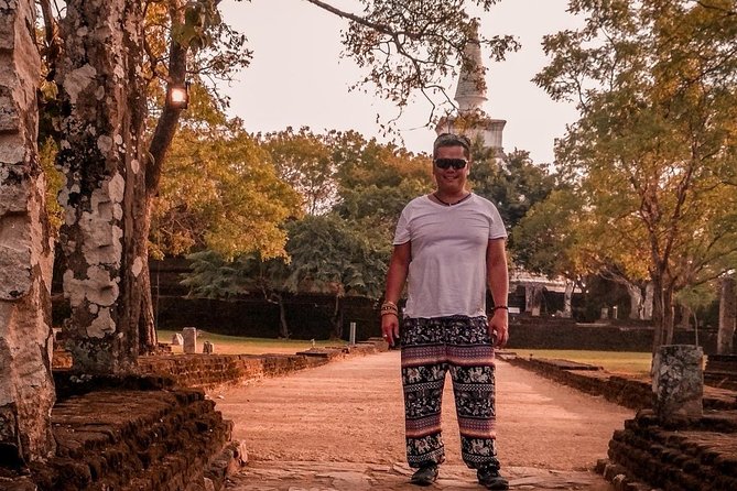 Sigiriya, Polonnaruwa & Dambulla "Trilogy" Day Tour from Colombo - Dambulla Cave Temple: short stop, big payoff
