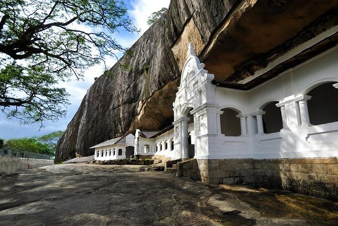 Sigiriya Rock and Dambulla Cave Temple Day Tour - Stop 2: Dambulla Cave Temple and the World of Cave Buddha Statues