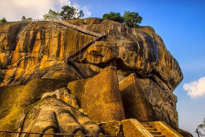Sigiriya Rock & Cave Temple with Jeep Safari Private Day Trip - Sigiriya Lion Rock: When 200 Meters Feels Like the Main Event
