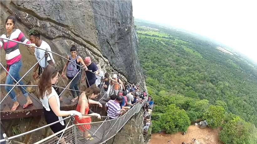 Sigiriya: Rock Fortress Private Guided Walking Tour - Fresco time in the fresco pocket: seeing ancient artists up close