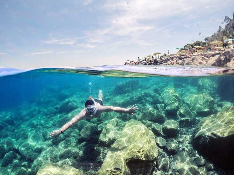 Snorkeling in Unawatuna - What you’ll see: fish, corals, and shallow-bay clarity