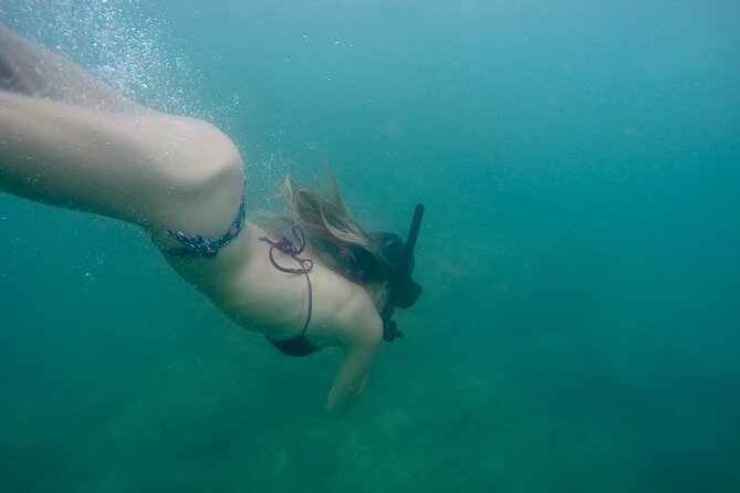 Snorkeling On Beautiful Rock Island - Unawatuna by Boat - Stop 1: Unawatuna Beach—where you get ready for the water