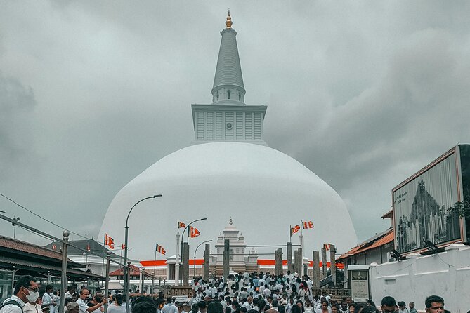 Sri Lanka 5 Day tour Best Nature and Culture include top hotels - Day 3: Temple of the Sacred Tooth Relic, Kandy Lake, and a full shift into tea country