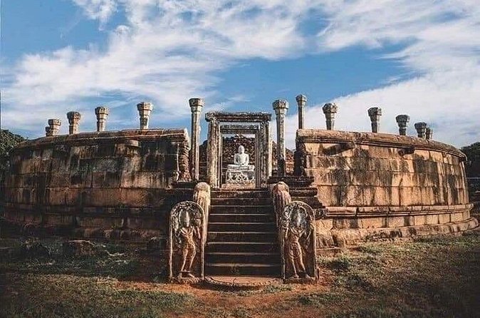 Sri Lanka 5 Day tour Best Nature and Culture include top hotels - Day 4: Nanu Oya to Ella by train and Nine Arches Bridge views