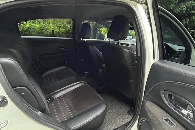 Sri Lanka Car and Driver Hire - Private Driver and Chauffeur - Custom itinerary planning up to 15 days (and practical hotel help)
