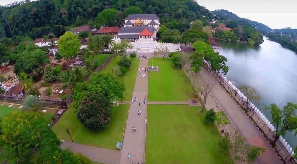 Sri Lanka Private 2-day Tour:Train Trip, Kandy, Nuwara Eliya - Kandy at night: Kandyan cultural show with drumming and fire walking