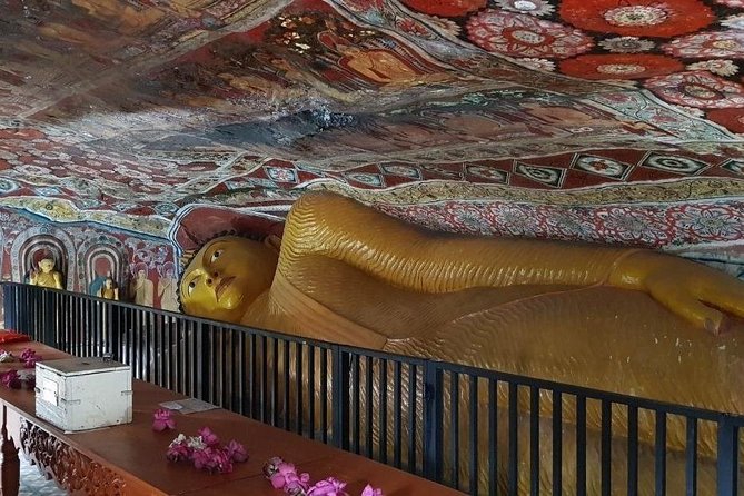 Tangalle Sightseeing Tour - Stop 2: Wewurukannala Vihara, the 50 m Seated Buddha, and the Hall of Horrors