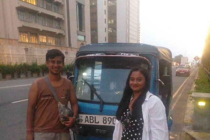Tuk Tuk Private Tour Exploring Sri Lanka Capital of Colombo - Hindu and Buddhist landmarks around Beira Lake