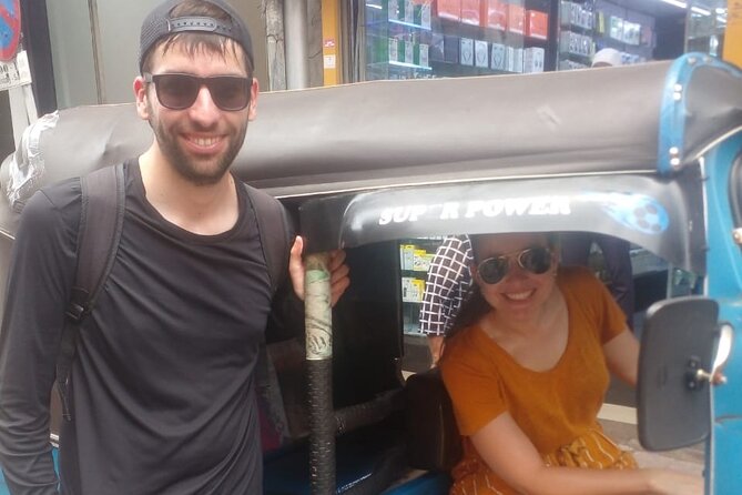Tuk Tuk Private Tour Exploring Sri Lanka Capital of Colombo - Galle Face Green and the Colombo Fort coastal loop